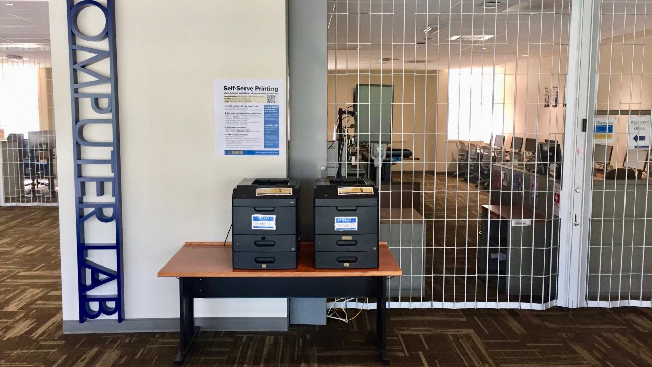 246 MU is closed, but these printers are available Photo of printers outside 246 MU